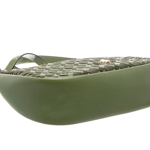 Chic Olive Woven Shoulder Bag - Picture 5 of 12